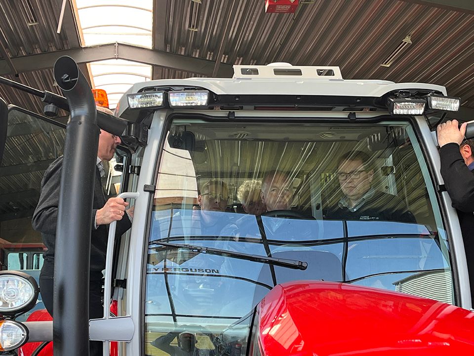 Dansk Maskincenter Salgstræning Massey Ferguson 1